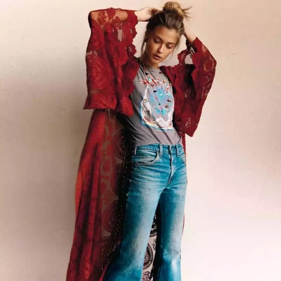 SOLD OUT Boho Burgundy Scalloped Crochet Lace Duster Wrap - Picture 3 of 3